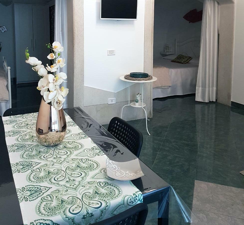 Civico 20 Casa D'Arte Apartment Monopoli Bagian luar foto